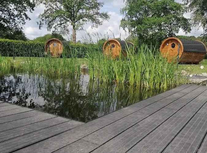 Gemuetliches Schlaffass Am Schwimmteich Mit Heizung
