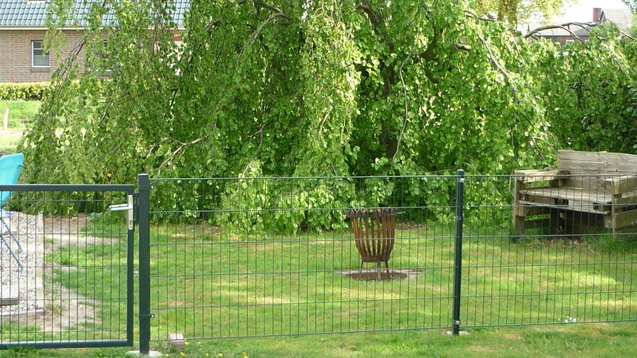 Gemuetliches Schlaffass Am Schwimmteich Mit Heizung Homestay Burg (Dithmarschen)